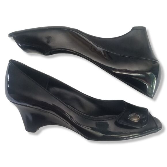 ⭐️ Etienne Aigner Patent Leather Wedge Heel Peep-Toe sz 8 - Picture 9 of 13